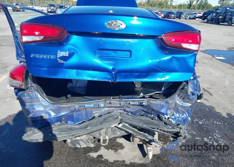 2017 Kia Forte Lx z USA, uszkodzony, nr VIN 3KPFK4A77HE145806